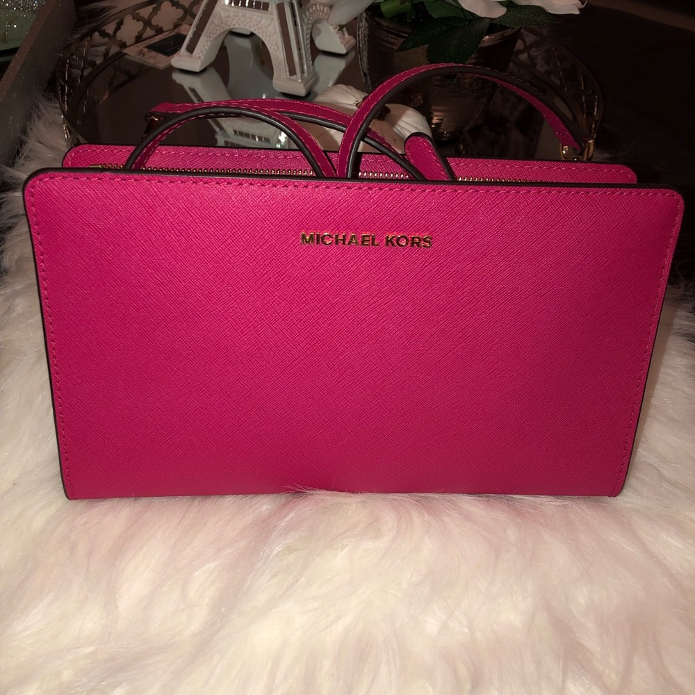 Michael kors crossbody bag